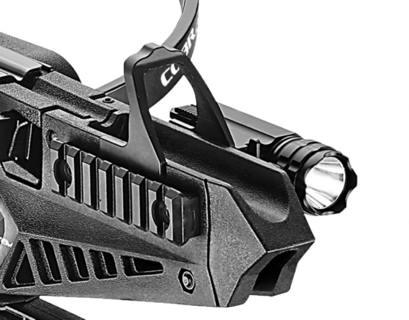 EK Cobra R9 Armbrust Deluxe Schwarz